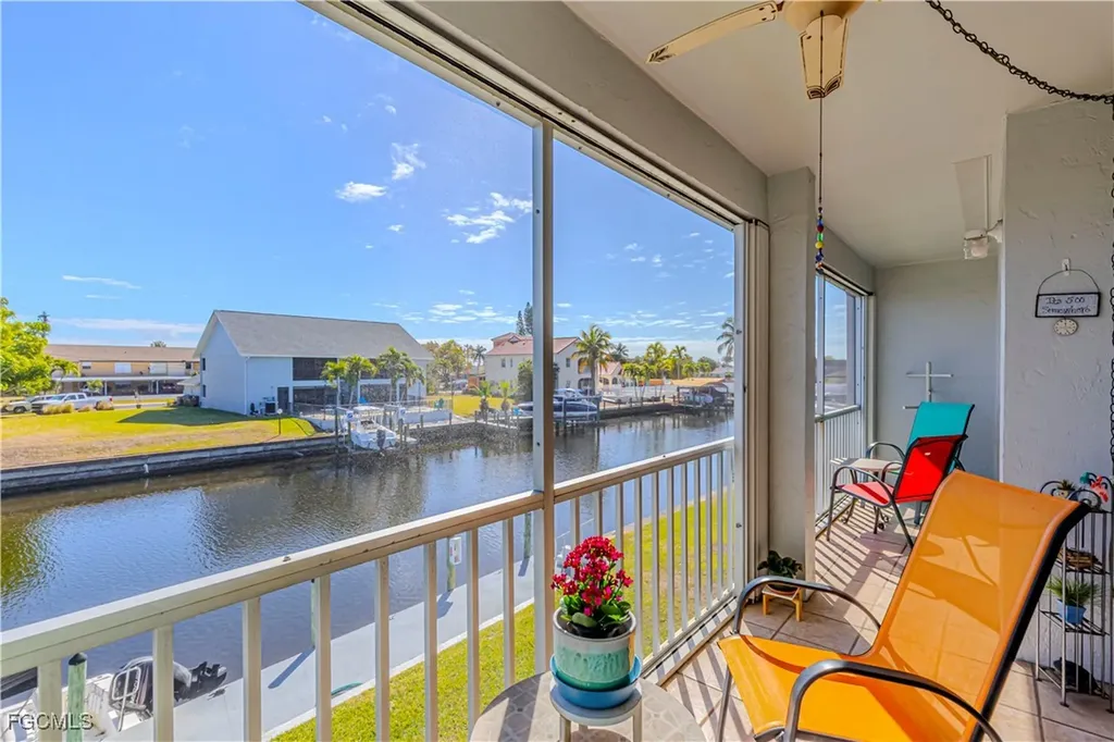 4549 SE 5th Place Cape Coral FL 33904