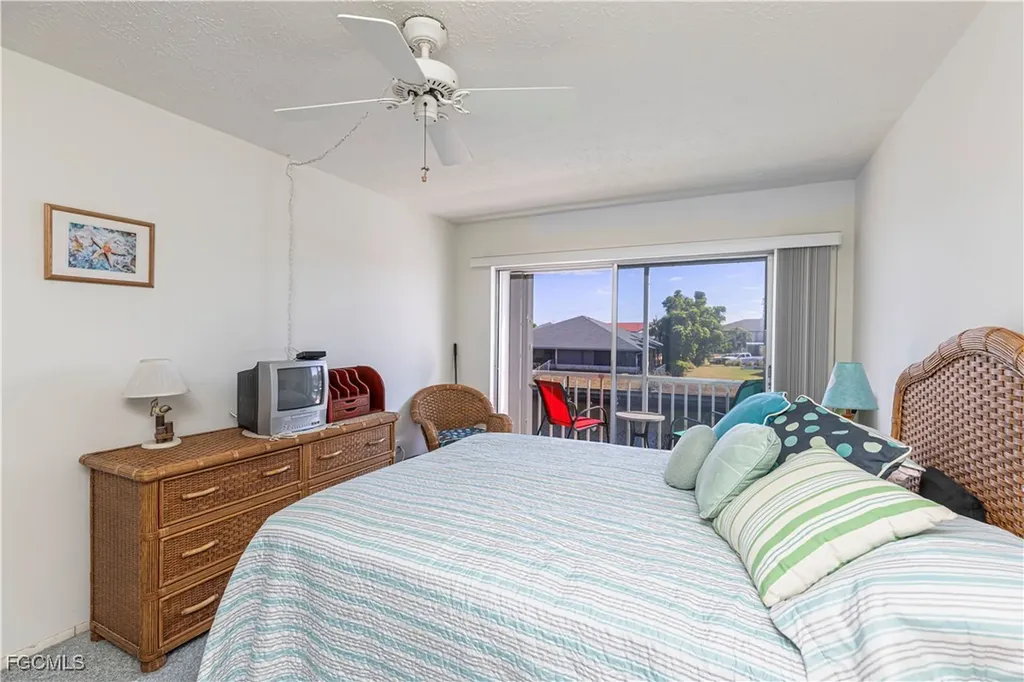 4549 SE 5th Place Cape Coral FL 33904