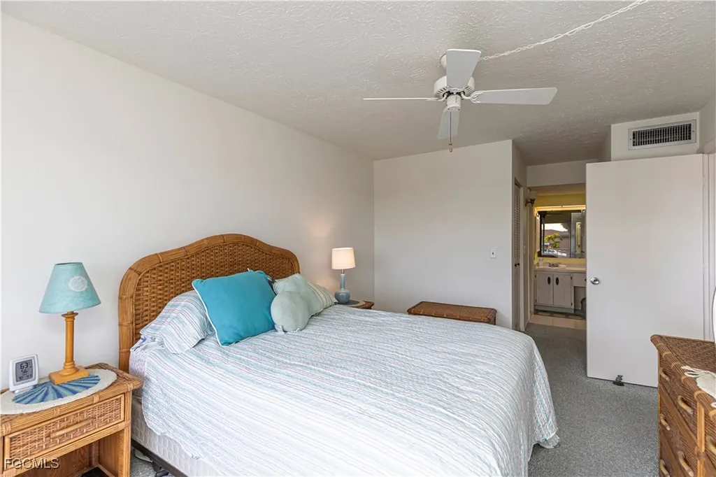 4549 SE 5th Place Cape Coral FL 33904