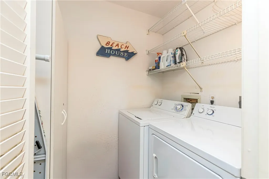 4549 SE 5th Place Cape Coral FL 33904