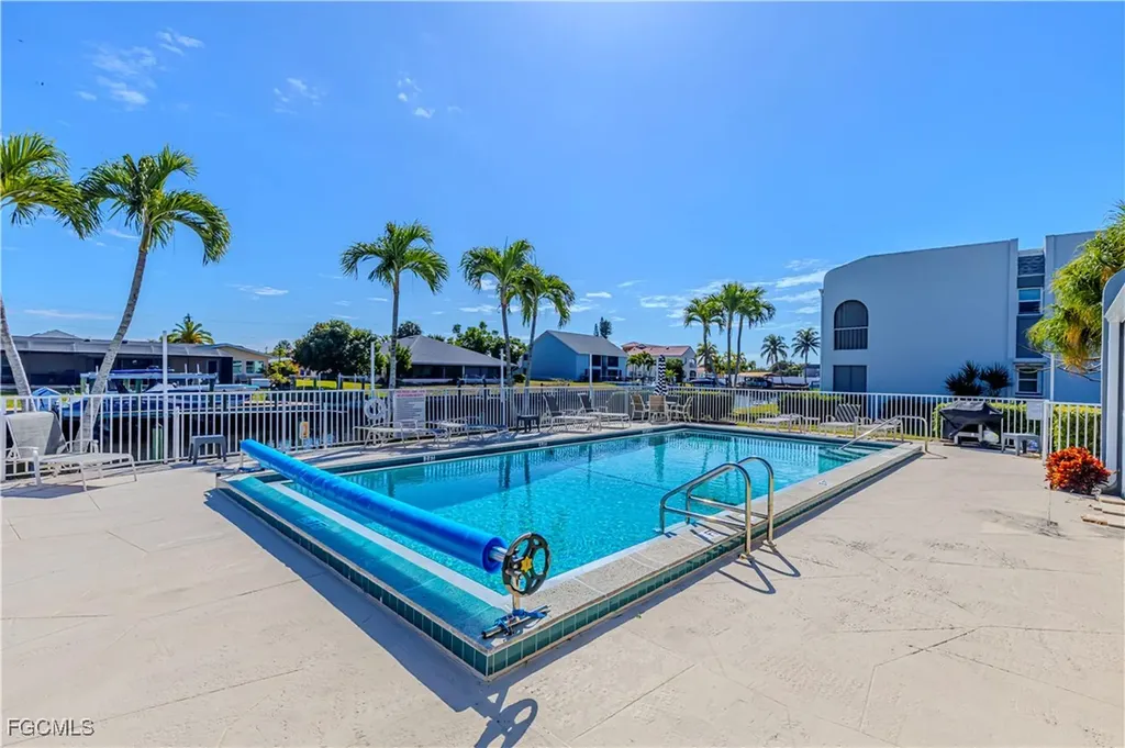 4549 SE 5th Place Cape Coral FL 33904