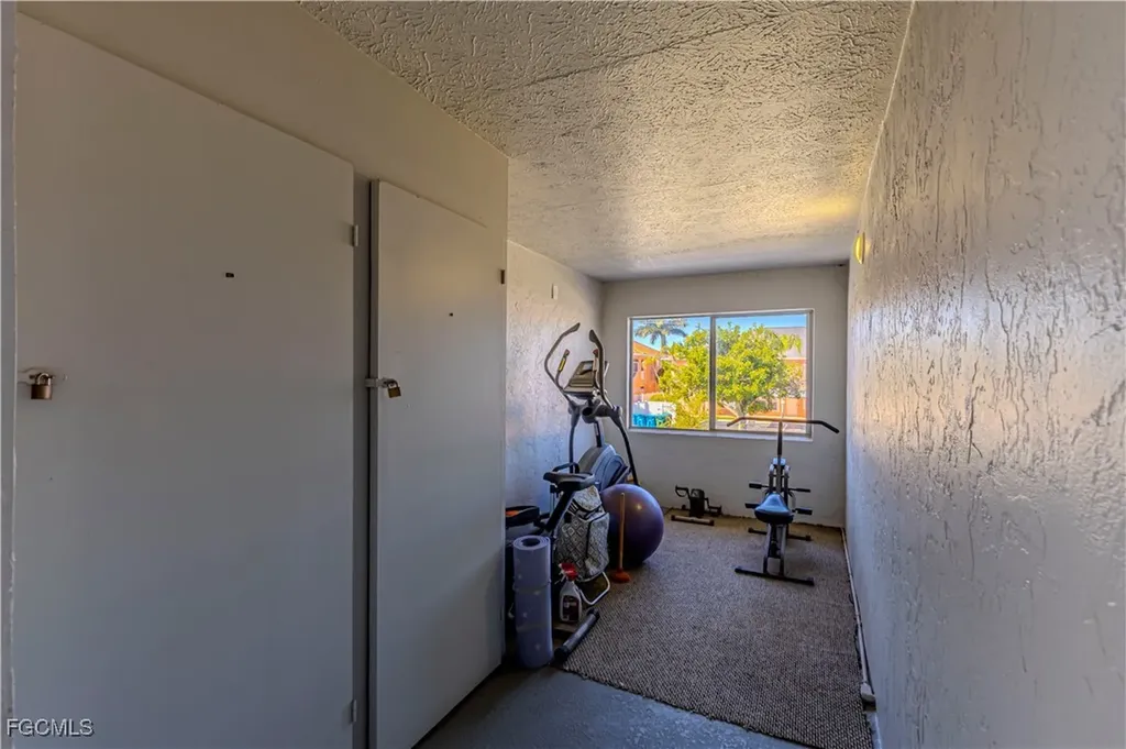 4549 SE 5th Place Cape Coral FL 33904
