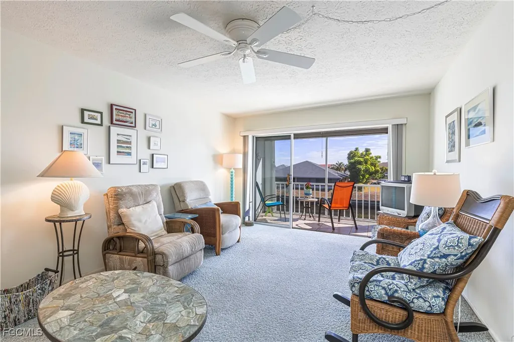 4549 SE 5th Place Cape Coral FL 33904