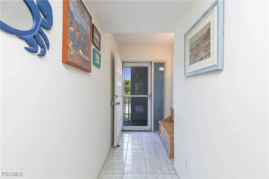 4549 SE 5th Place Cape Coral FL 33904
