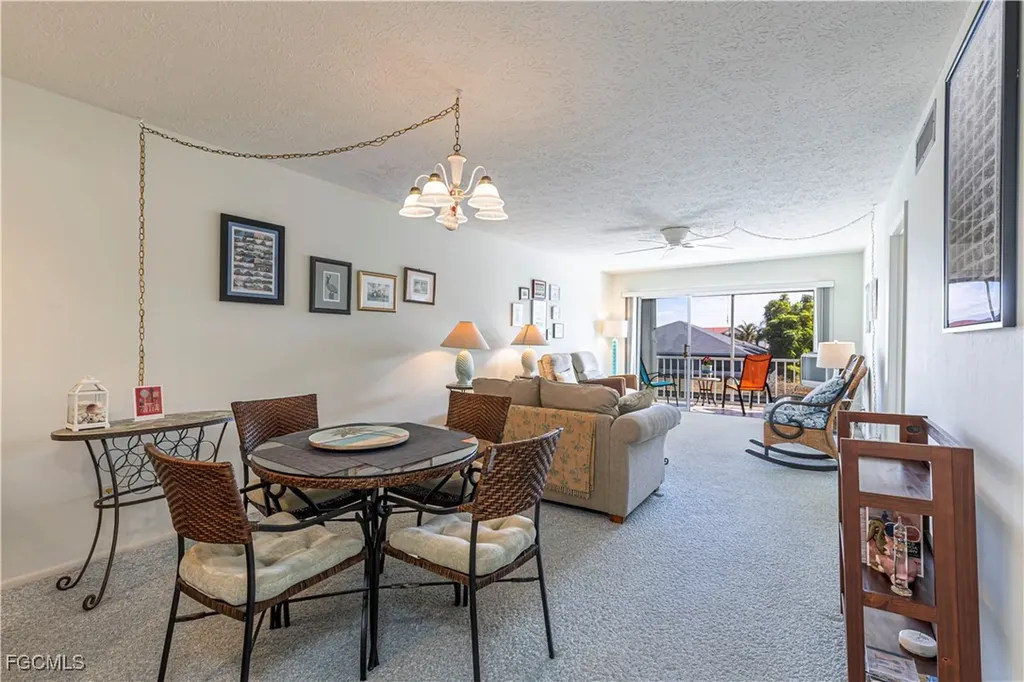 4549 SE 5th Place Cape Coral FL 33904