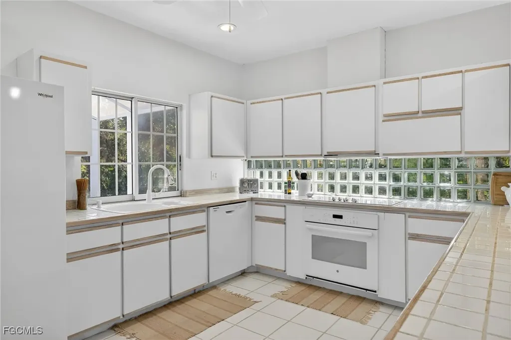 556 Sea Oats Drive Sanibel FL 33957