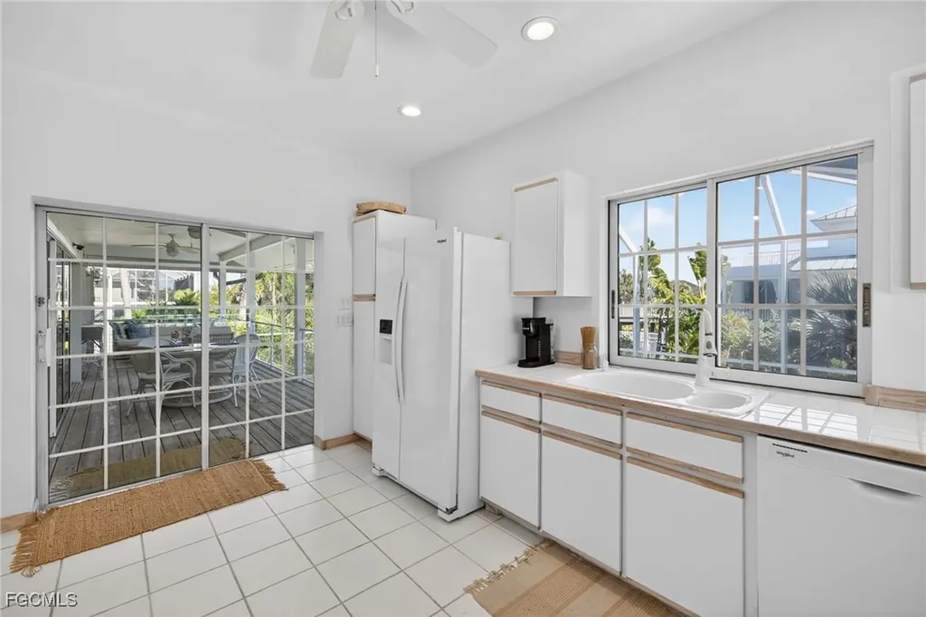 556 Sea Oats Drive Sanibel FL 33957