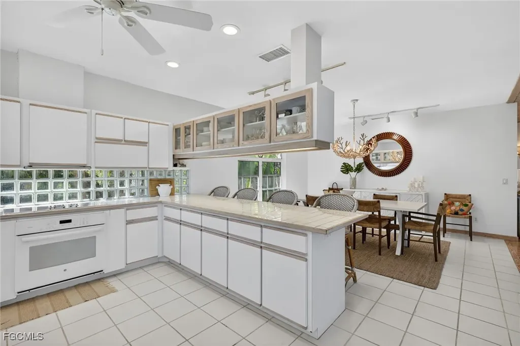 556 Sea Oats Drive Sanibel FL 33957