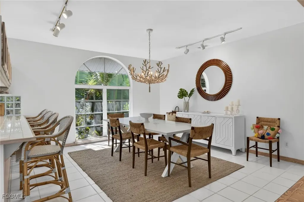 556 Sea Oats Drive Sanibel FL 33957