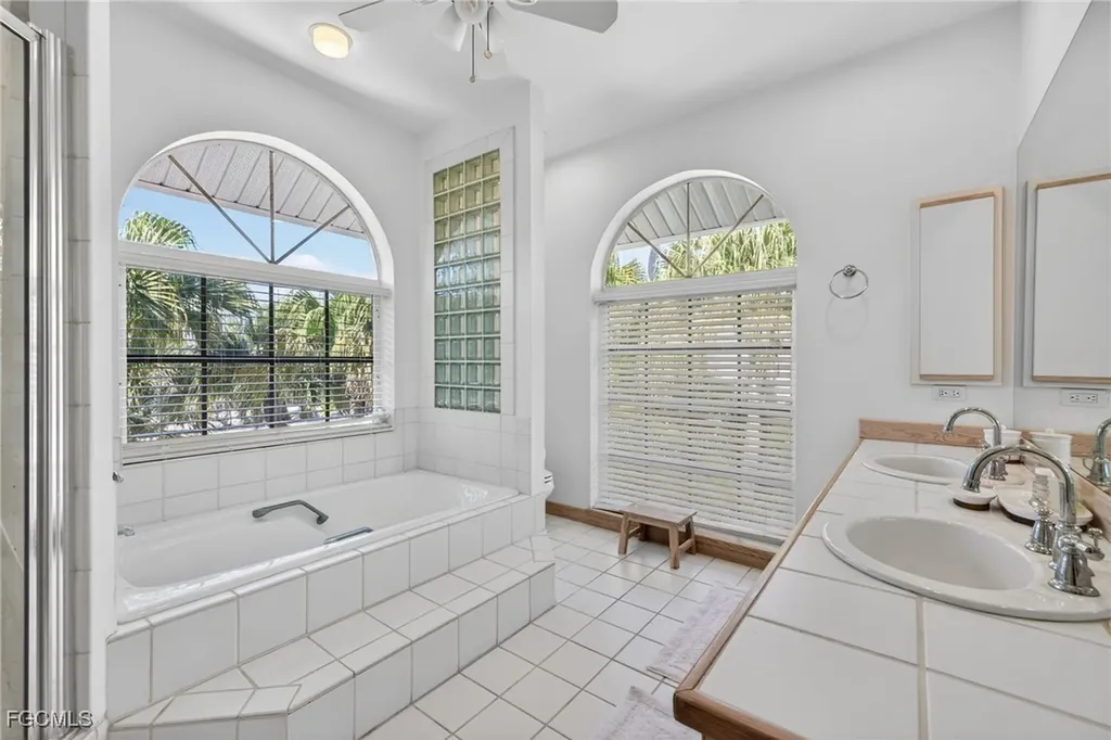 556 Sea Oats Drive Sanibel FL 33957