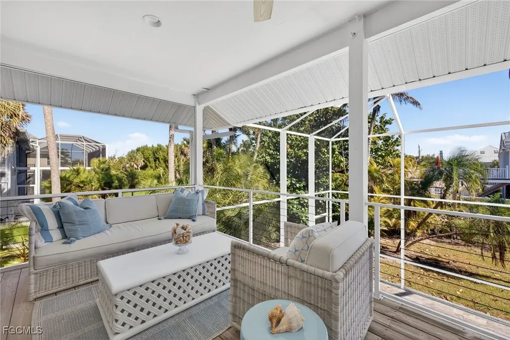 556 Sea Oats Drive Sanibel FL 33957