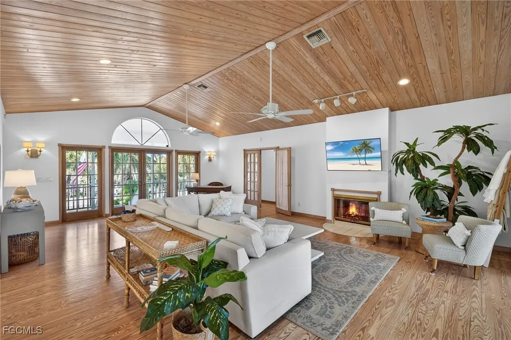 556 Sea Oats Drive Sanibel FL 33957