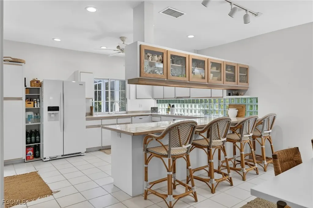 556 Sea Oats Drive Sanibel FL 33957