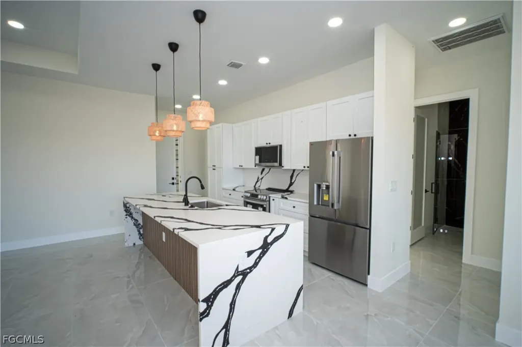 2903 E 17th Street Lehigh Acres FL 33972