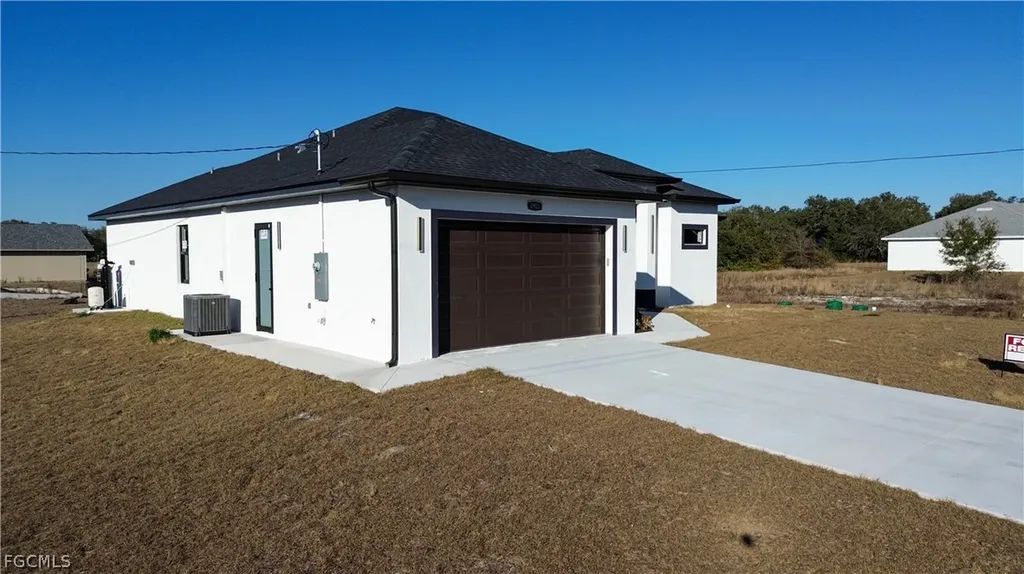 2903 E 17th Street Lehigh Acres FL 33972