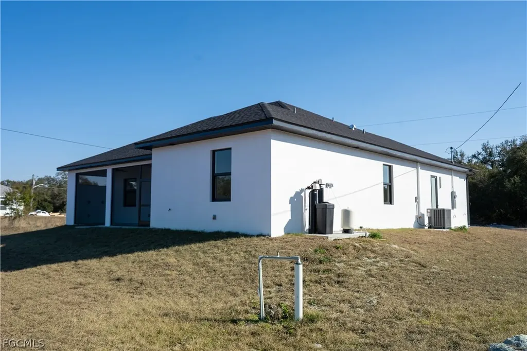 2903 E 17th Street Lehigh Acres FL 33972