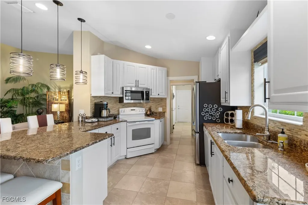 15382 Queen Angel Way Bonita Springs FL 34135