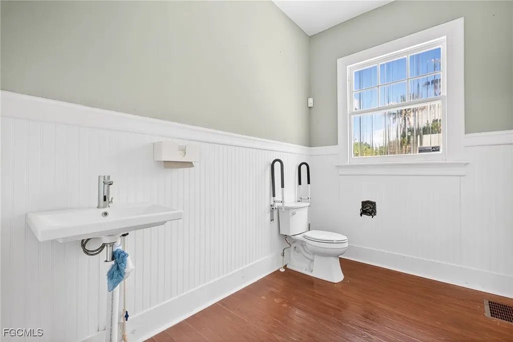 1793 Fowler Street Fort Myers FL 33901