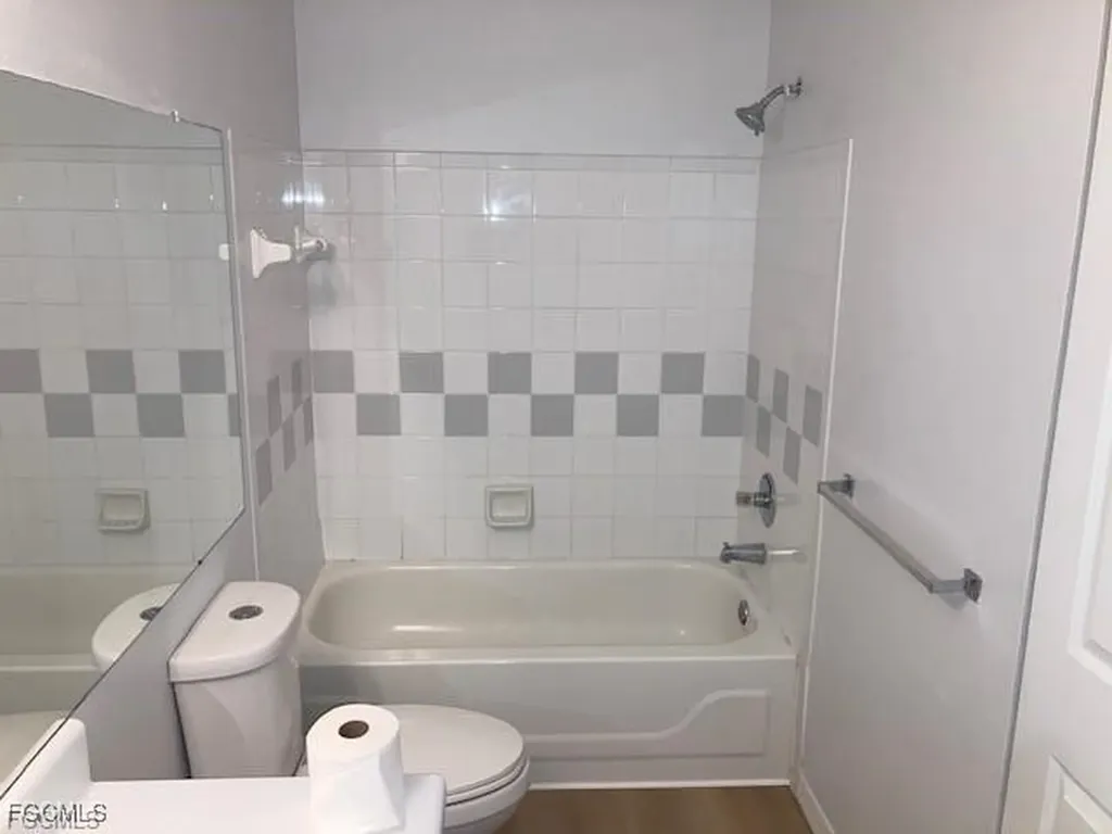11490 Villa Grand Fort Myers FL 33913