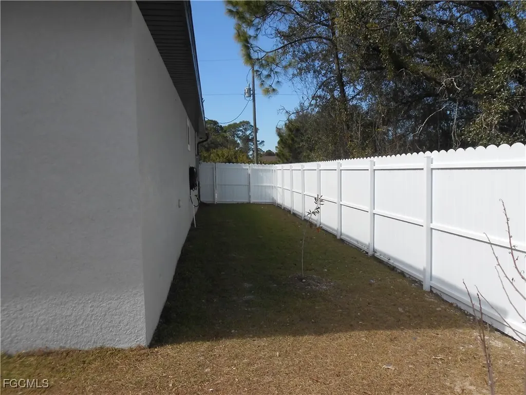 6033 Kumquat Circle Labelle FL 33935