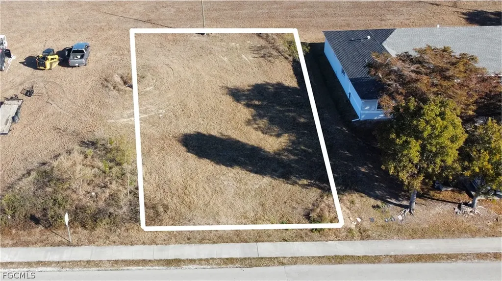 711 SE 8th Street Cape Coral FL 33990
