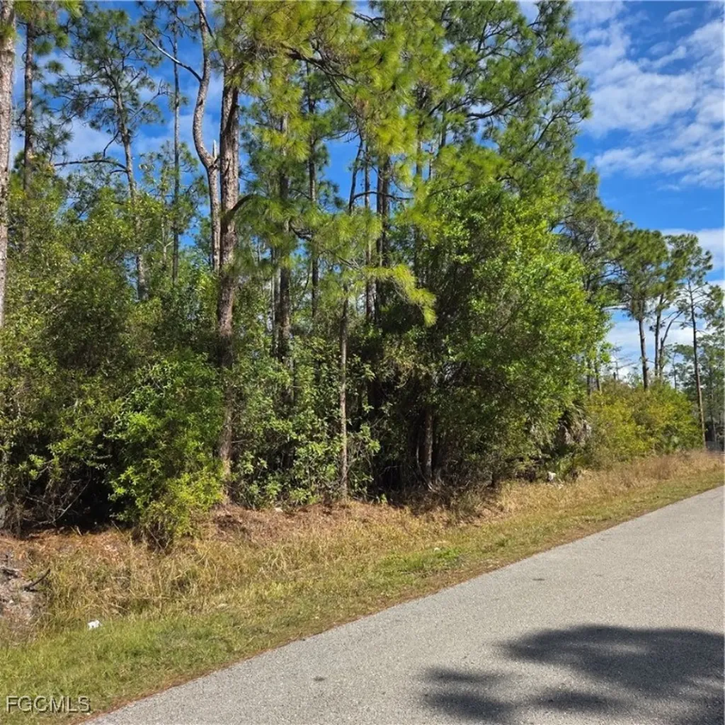 47TH Avenue NE Naples FL 34120