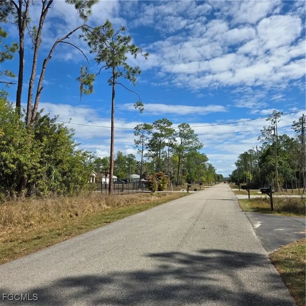 47TH Avenue NE Naples FL 34120