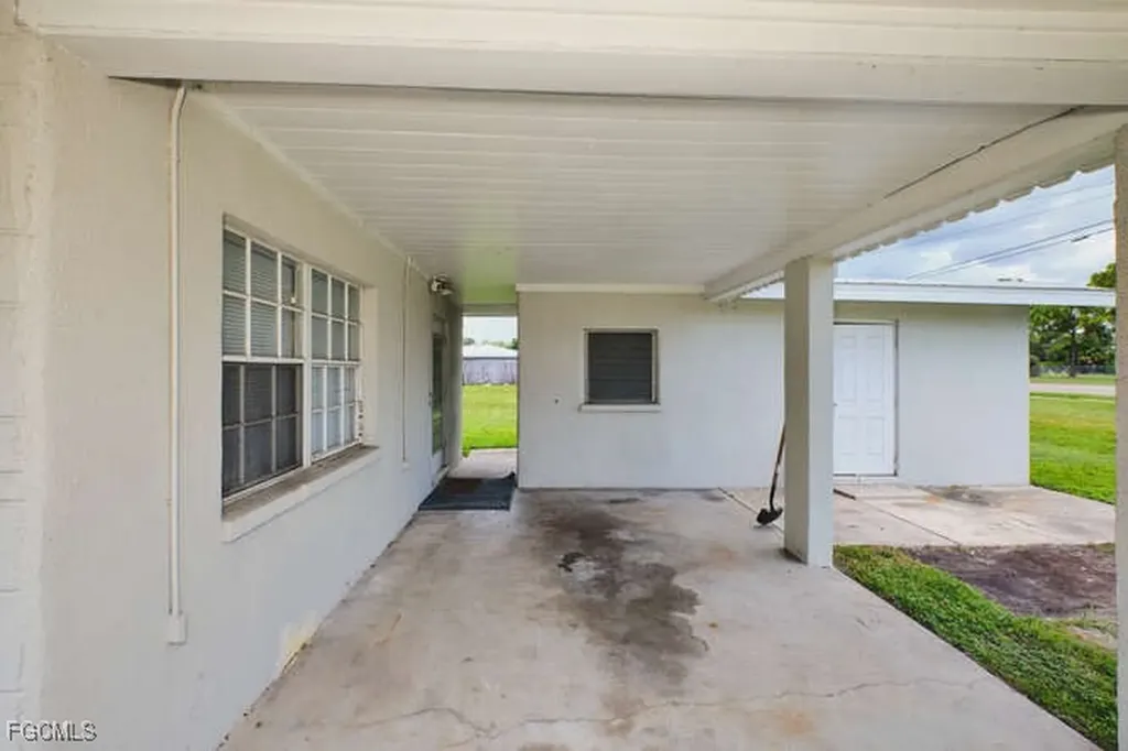 1637 Piney Road North Fort Myers FL 33903