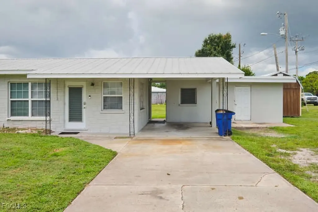 1637 Piney Road North Fort Myers FL 33903