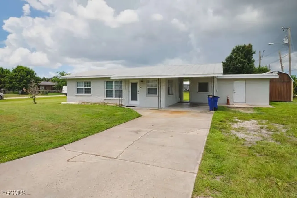 1637 Piney Road North Fort Myers FL 33903