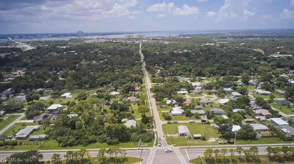 1637 Piney Road North Fort Myers FL 33903