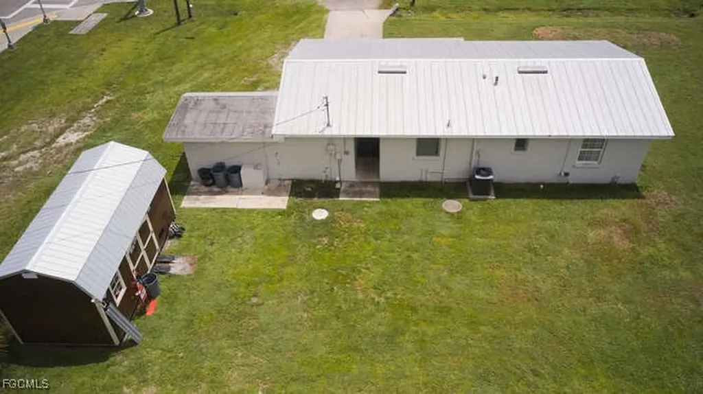 1637 Piney Road North Fort Myers FL 33903