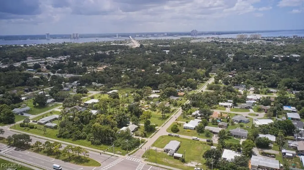 1637 Piney Road North Fort Myers FL 33903