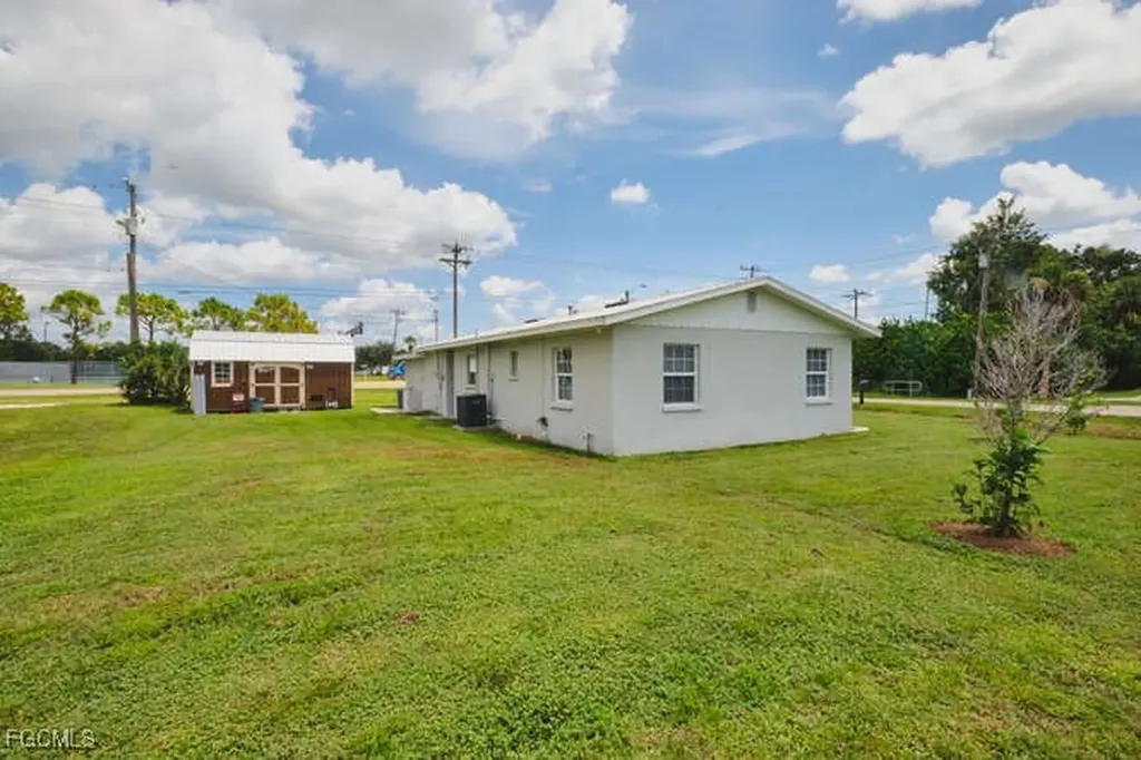 1637 Piney Road North Fort Myers FL 33903