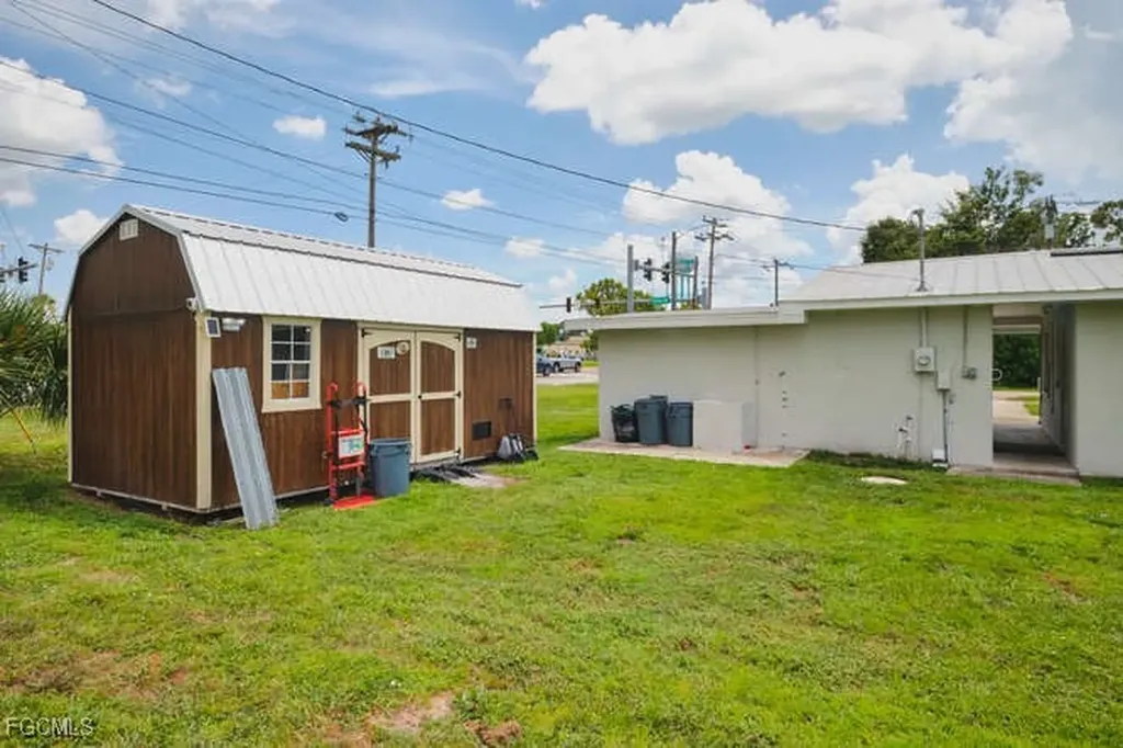 1637 Piney Road North Fort Myers FL 33903