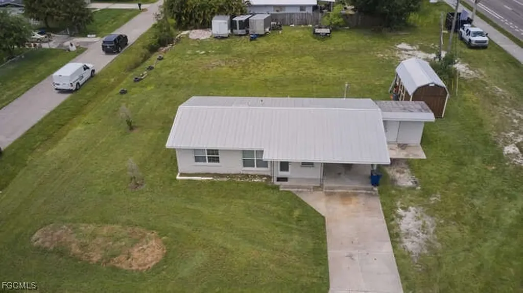 1637 Piney Road North Fort Myers FL 33903
