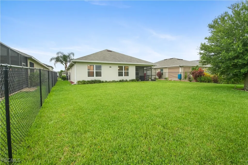 19420 Mossy Ledge Terrace Lehigh Acres FL 33936