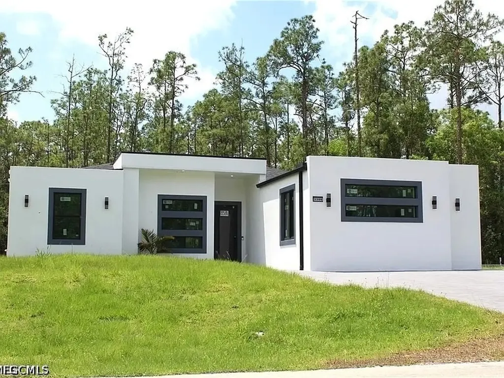 3306 E 2nd Street Lehigh Acres FL 33936