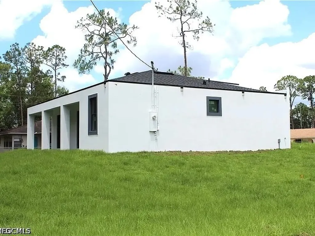 3306 E 2nd Street Lehigh Acres FL 33936