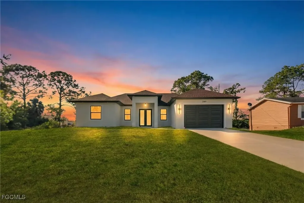 2909 9th Street W Lehigh Acres FL 33971