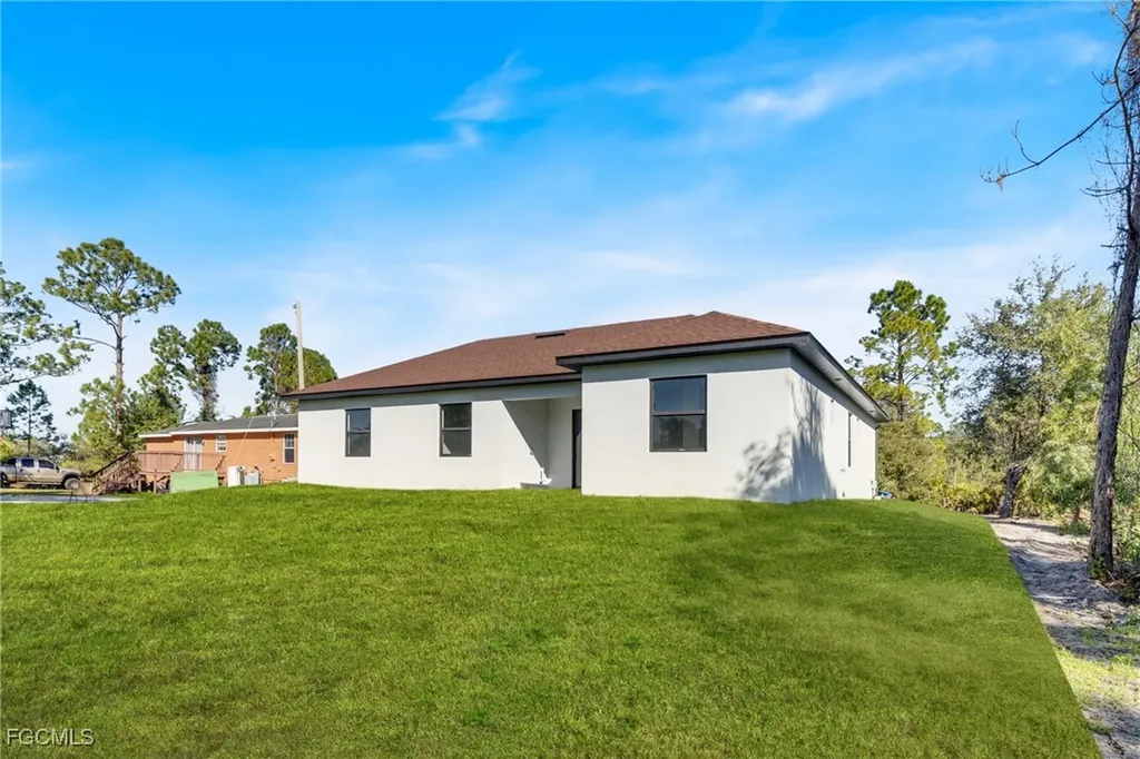 2909 9th Street W Lehigh Acres FL 33971