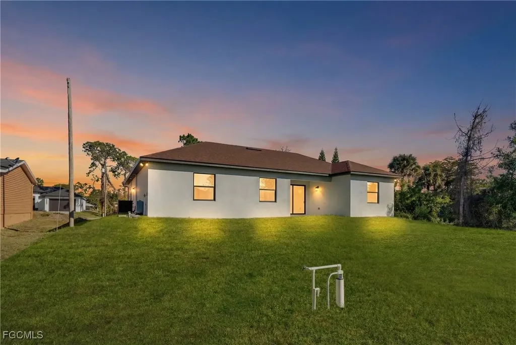 2909 9th Street W Lehigh Acres FL 33971