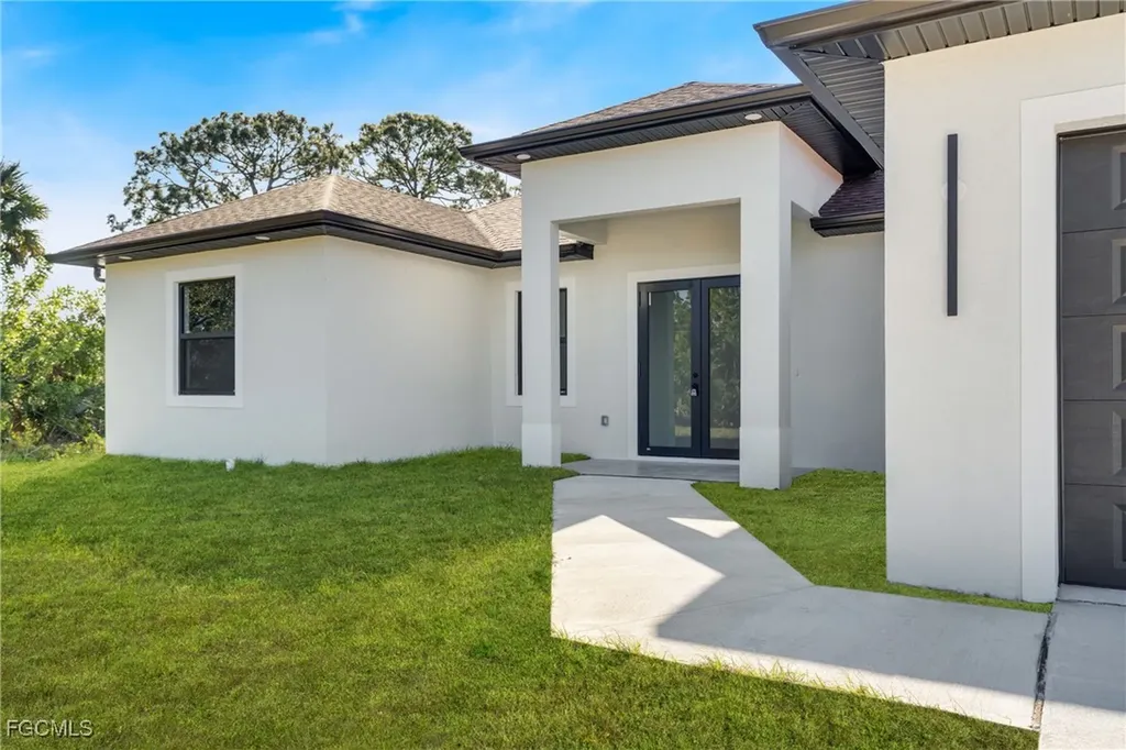 2909 9th Street W Lehigh Acres FL 33971