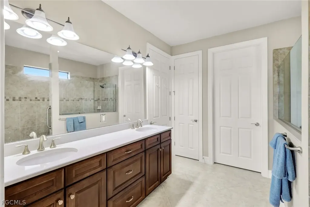 11807 Dixon Drive Fort Myers FL 33913