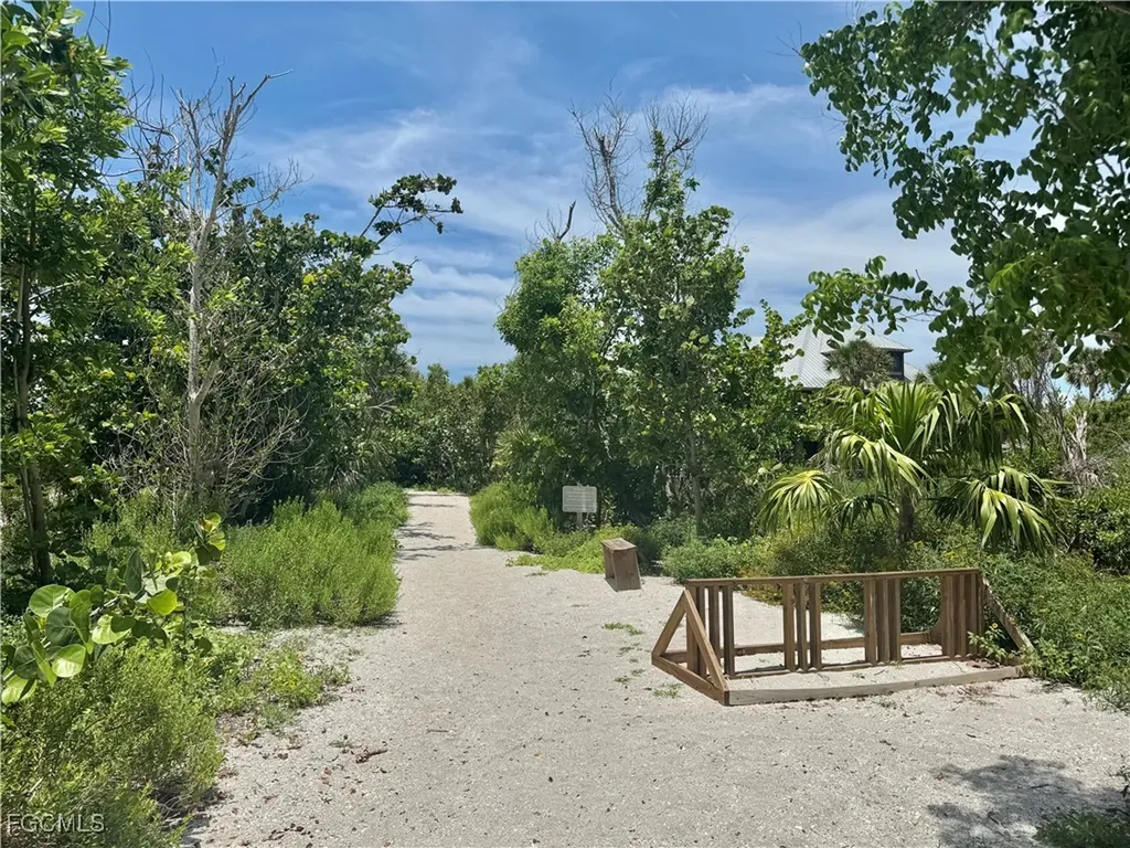 4353 Gulf Pines Drive Sanibel FL 33957