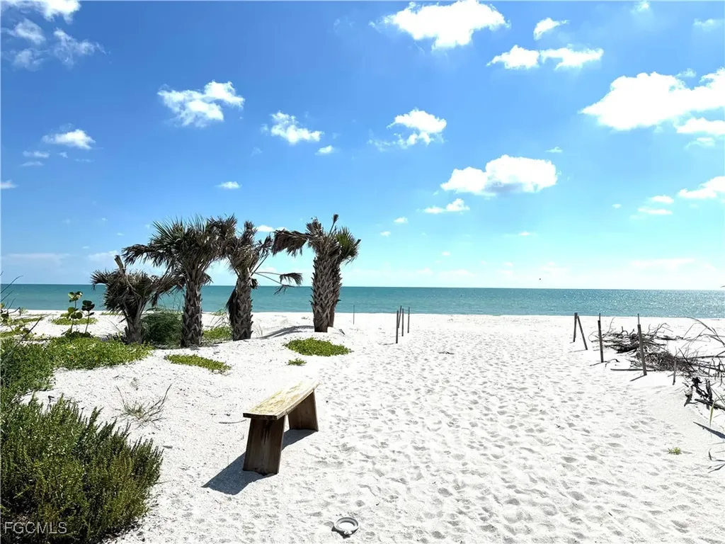 4353 Gulf Pines Drive Sanibel FL 33957