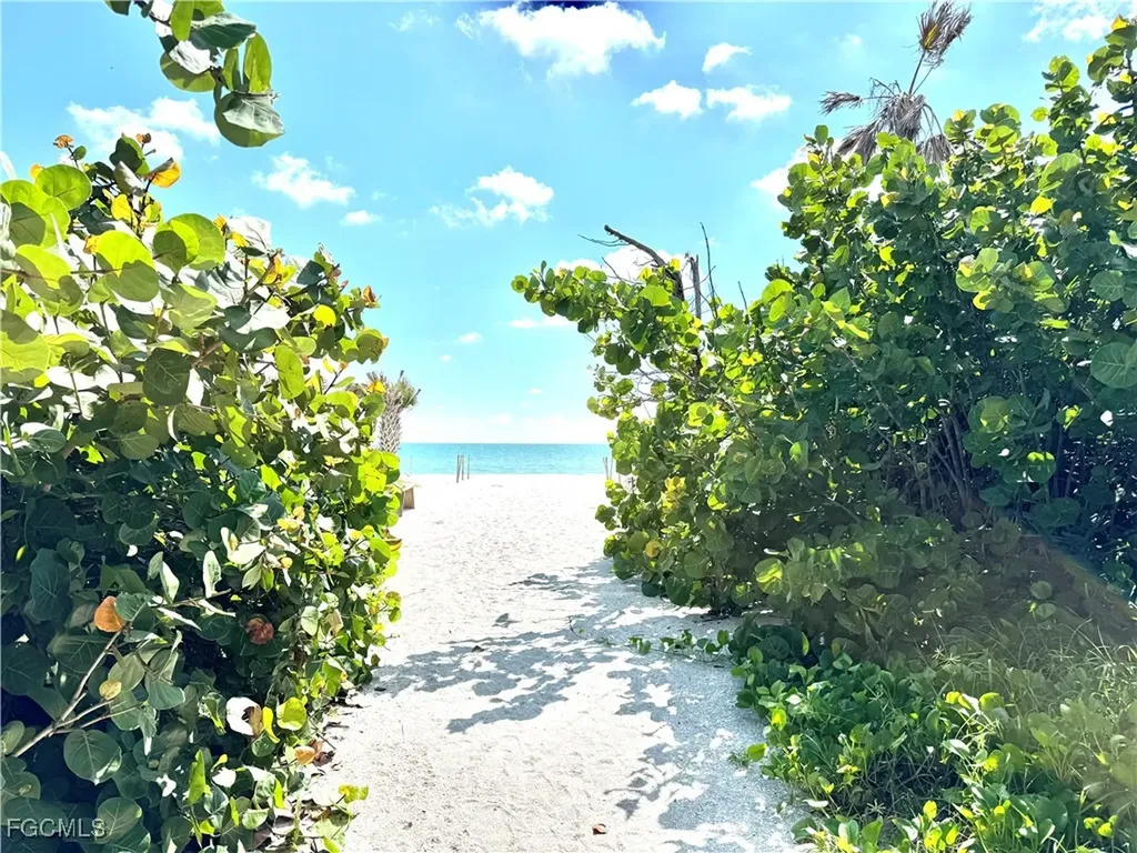 4353 Gulf Pines Drive Sanibel FL 33957