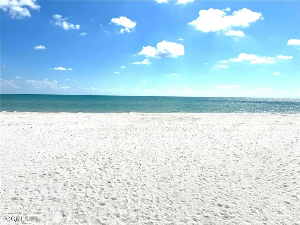 4353 Gulf Pines Drive Sanibel FL 33957