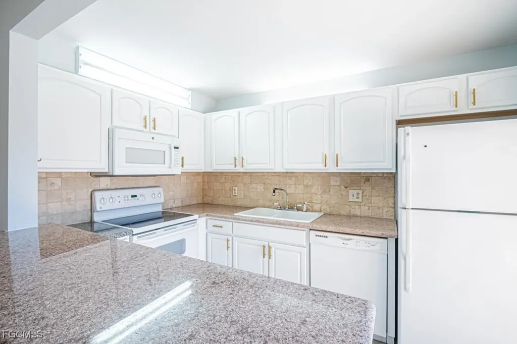 3290 Sandlewood Lane Fort Myers FL 33907