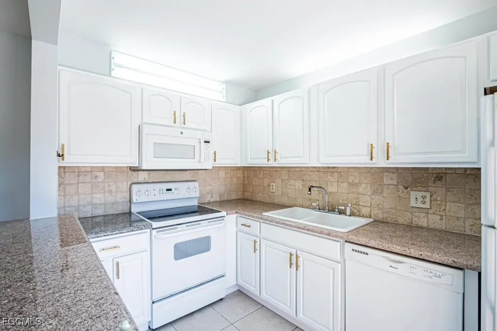 3290 Sandlewood Lane Fort Myers FL 33907